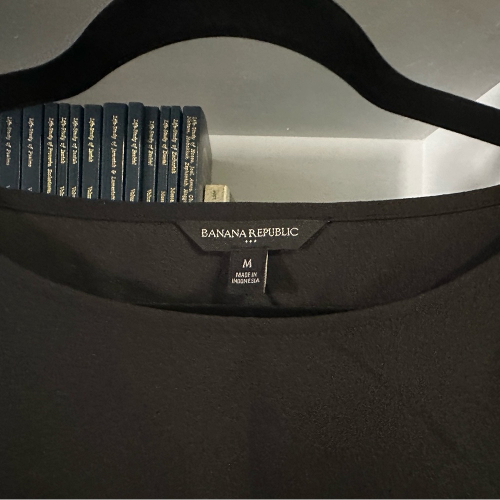 Banana Republic Black Lace Long Sleeve Sz M